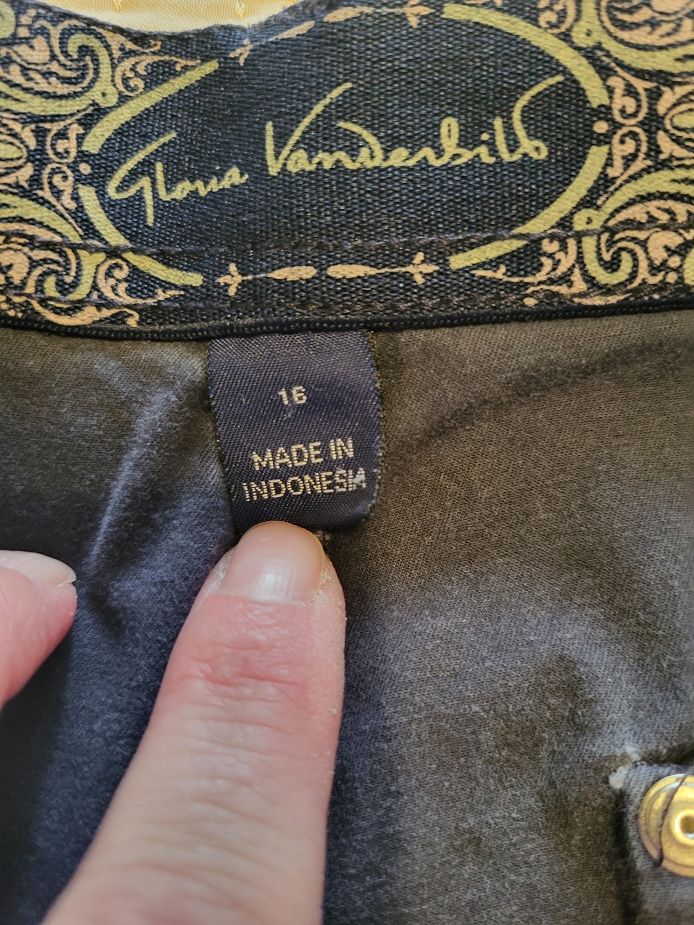 Gloria Vanderbilt Navy Capris with Button-Tab Hem - Picture 9 of 9